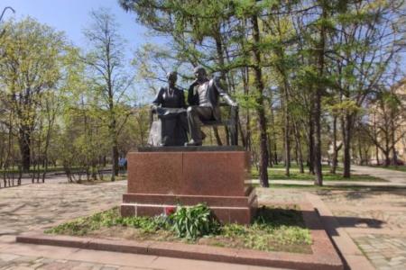 «Вычистим всю грязь из России!». Московские коммунисты провели Ленинские субботники