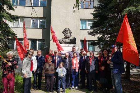 В Черкесске открыт новый памятник В.И. Ленину, состоялся Форум лево-патриотических сил Карачаево-Черкесии, возложены венки и цветы Ильичу