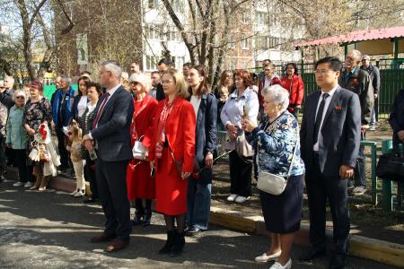 Дань памяти и деловое сотрудничество: Новосибирск посетила делегация Посольства КНДР
