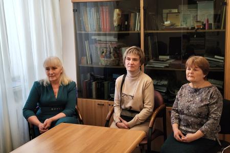 Лидер коммунистов Тюменской области Тамара Казанцева вручила награды работникам социальной сферы