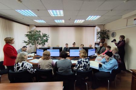 Активисты Тюменского обкома КПРФ посетили государственный архив социально-политической истории Тюменской области