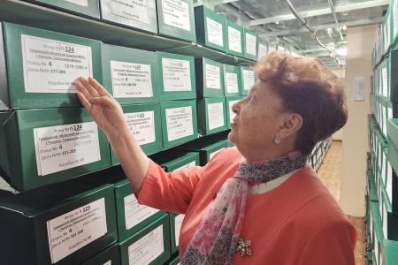Активисты Тюменского обкома КПРФ посетили государственный архив социально-политической истории Тюменской области