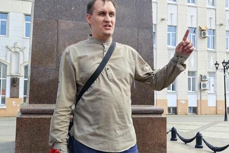 Торжественное возложение цветов к памятнику В.И. Ленину в Иванове в честь 155-летия со дня его рождения