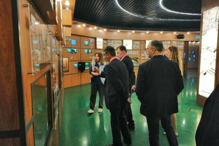 Участники Международного антифашистского форума посетили ВДНХ