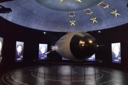 Участники Международного антифашистского форума посетили ВДНХ