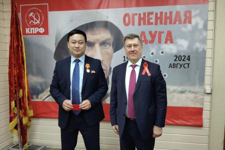 Дань памяти и деловое сотрудничество: Новосибирск посетила делегация Посольства КНДР