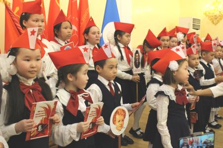 Коммунисты Якутии продолжают активную борьбу под Красным знаменем Ленина
