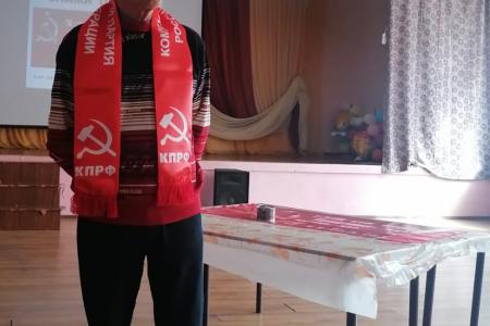 Тамбовская область. Инжавинские школьники изготовили собственную копию Знамени Победы