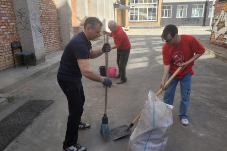 В Смоленской области проходят традиционные коммунистические субботники