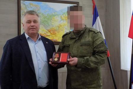 В Воронеже военнослужащих части ПВО поздравили с профессиональным праздником и Пасхой