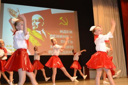 Делу Ленина жить в веках! Торжественное собрание и концерт воронежских коммунистов