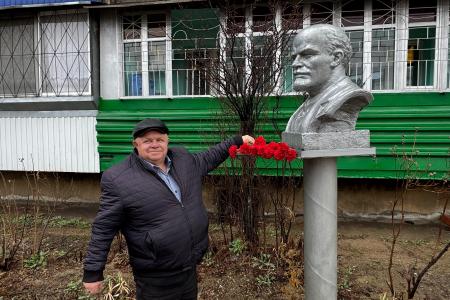 Еврейская АО. Коммунистический пикет в честь юбилея Ильича