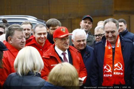 Сто тридцать седьмой гуманитарный конвой от КПРФ к 80-летию Великой Победы
