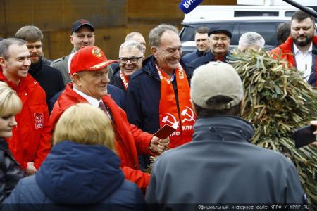 Сто тридцать седьмой гуманитарный конвой от КПРФ к 80-летию Великой Победы
