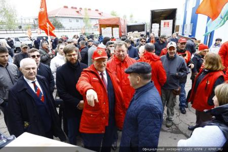 Сто тридцать седьмой гуманитарный конвой от КПРФ к 80-летию Великой Победы