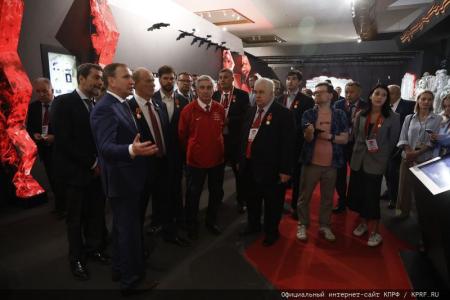 В Москве открылся Второй международный антифашистский форум и состоялся праздничный концерт ко дню рождения В.И. Ленина