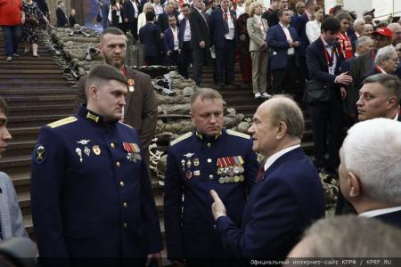 В Москве открылся Второй международный антифашистский форум и состоялся праздничный концерт ко дню рождения В.И. Ленина