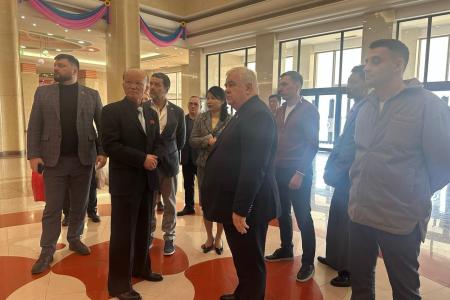 Делегация КПРФ во главе с Казбеком Тайсаевым и Александром Ющенко ведет работу в КНДР