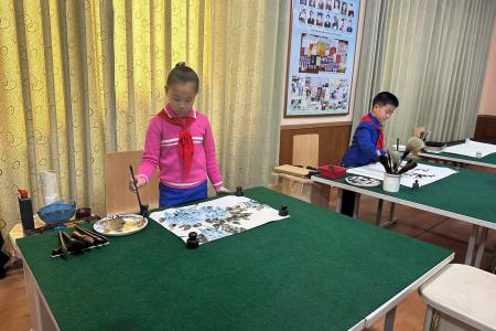 Делегация КПРФ во главе с Казбеком Тайсаевым и Александром Ющенко ведет работу в КНДР