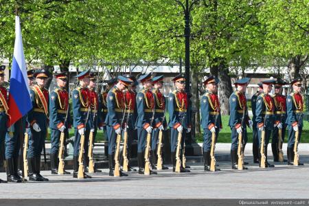 «Ленин впервые заставил капитал потесниться и создал государство рабочих и крестьян»