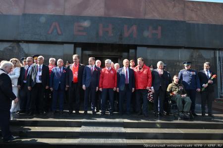 «Ленин впервые заставил капитал потесниться и создал государство рабочих и крестьян»