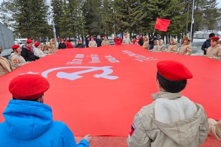 На Ямале завершился двухдневный этап Международного антифашистского марша-эстафеты «Наша Великая Победа»