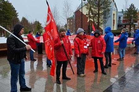 На Ямале завершился двухдневный этап Международного антифашистского марша-эстафеты «Наша Великая Победа»