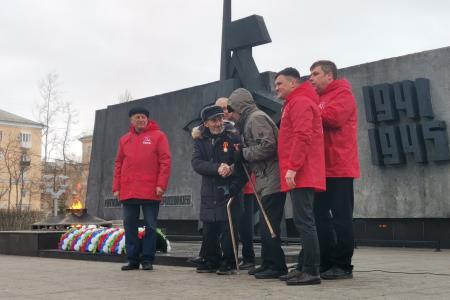 Архангельская область. Масштабная копия Знамени Победы в Северодвинске и Котласе