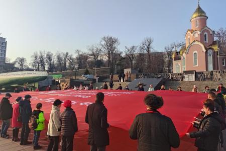 В рамках общероссийского марша «Наша Великая Победа» Знамя Победы прибыло во Владивосток