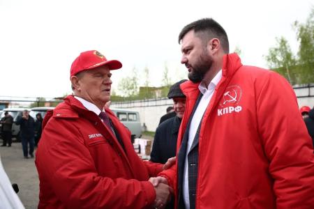 Вырвать с корнем фашизм и бандеровщину на Украине! Коммунисты из Москвы приняли активное участие в отправке гуманитарного груза на Донбасс