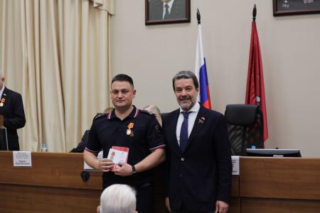 Александр Ющенко и Виктор Царихин поздравили ветеранов органов внутренних дел Российской Федерации