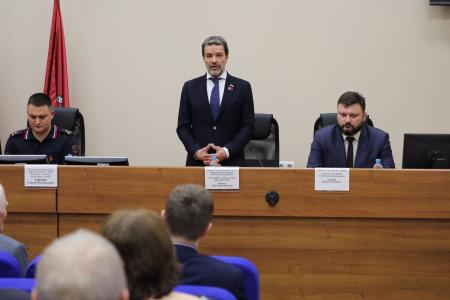 Александр Ющенко и Виктор Царихин поздравили ветеранов органов внутренних дел Российской Федерации
