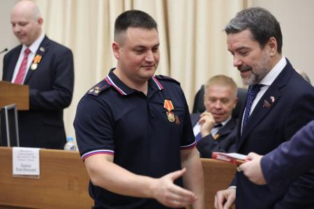 Александр Ющенко и Виктор Царихин поздравили ветеранов органов внутренних дел Российской Федерации