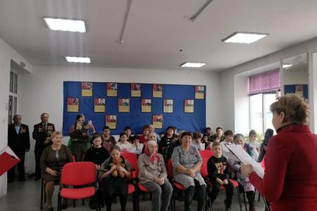Медали, книги и алые знамёна вручили коммунисты столицы Забайкалья коллективу Центра помощи детям