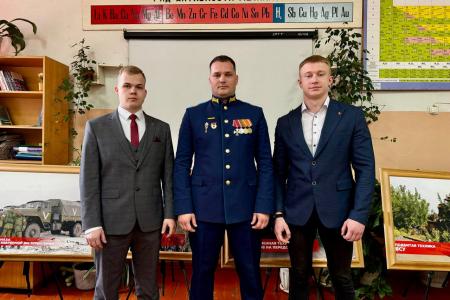 Ульяновская область. Айрат Гибатдинов провел урок мужества для студентов Старомайнского технологического техникума