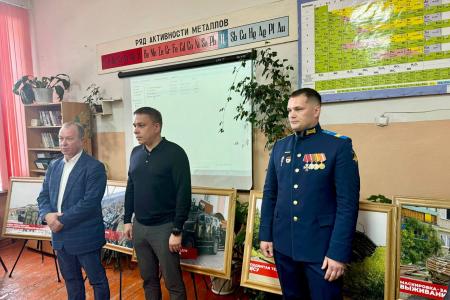 Ульяновская область. Айрат Гибатдинов провел урок мужества для студентов Старомайнского технологического техникума
