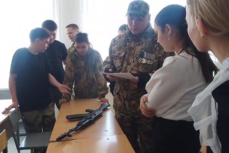 Забайкальские коммунисты-ветераны СВО провели для учащихся Уроки Мужества