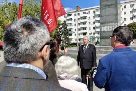 «Ленин - наша сила и гордость!»: в Ростове возложили цветы в честь 155-летия вождя мирового пролетариата