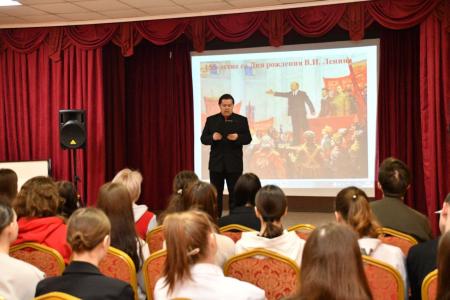 Забайкальские коммунисты рассказали о Владимире Ильиче Ленине студентам