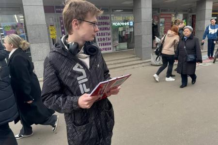 В Петербурге развернулся массовый сбор подписей в рамках народного референдума