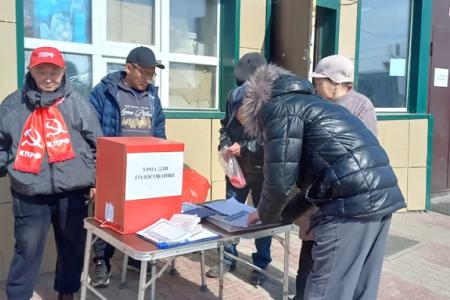 Коммунисты Якутии наращивают сбор подписей в рамках Народного референдума КПРФ