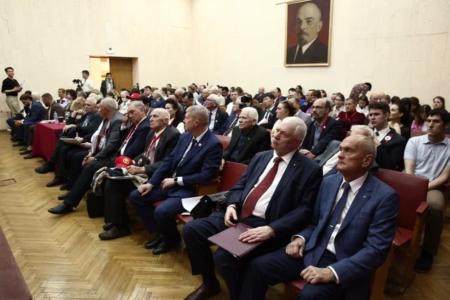 Первый антифашист