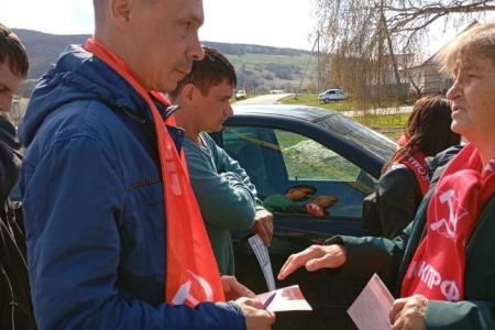 В Саратовской области продолжается сбор подписей Народного референдума КПРФ