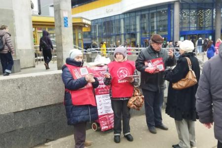 В Петербурге развернулся массовый сбор подписей в рамках народного референдума