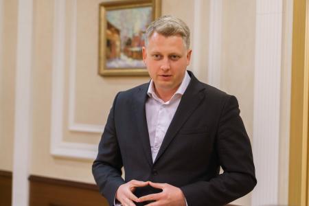 За спиной — фронт, в сердце — люди: волонтёрам Свердловской области вручили знаки «За заслуги в волонтерской деятельности»