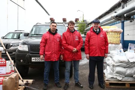 Вырвать с корнем фашизм и бандеровщину на Украине! Коммунисты из Москвы приняли активное участие в отправке гуманитарного груза на Донбасс