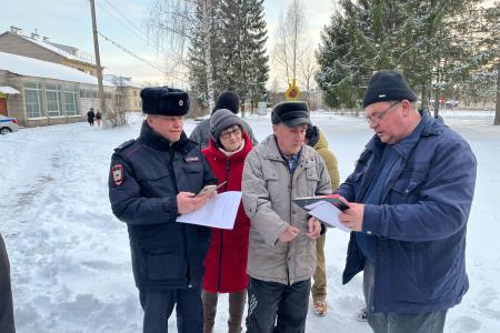 Против чиновничьего равнодушия: как бездействие властей оставило посёлок в Костромской области без защиты от огня