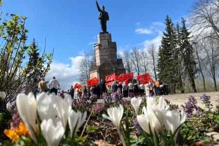 Костромские коммунисты почтили память В.И. Ленина в день 155-летия вождя