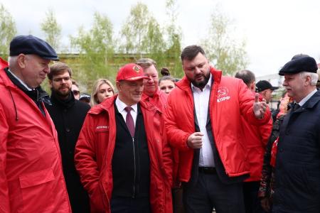 Вырвать с корнем фашизм и бандеровщину на Украине! Коммунисты из Москвы приняли активное участие в отправке гуманитарного груза на Донбасс