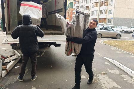 Тюменские коммунисты собрали и передали теплоизоляционные материалы для бойцов СВО